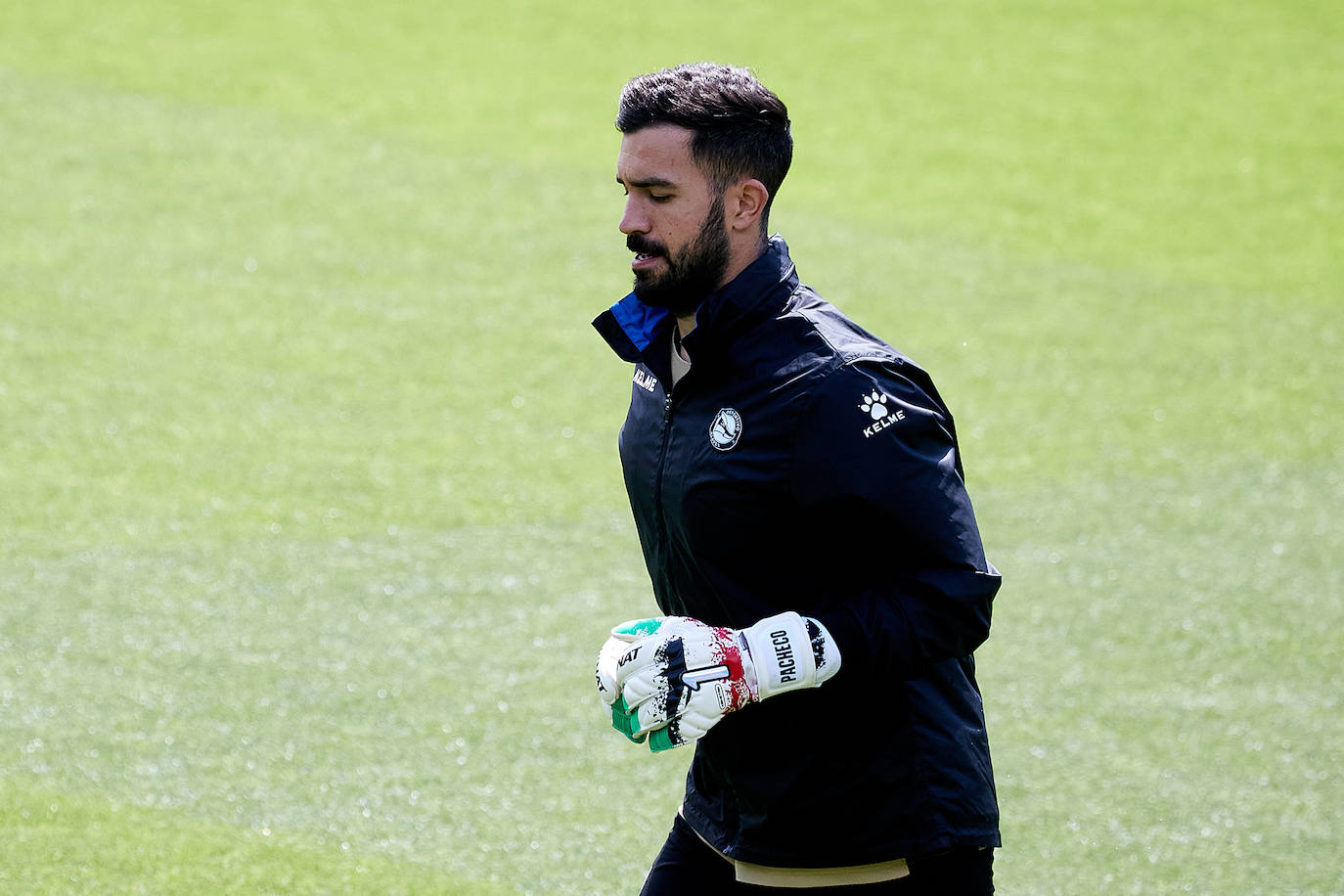 Los de Mendilibar obtienen su segunda victoria de la temporada en casa tras golear el Alavés. 