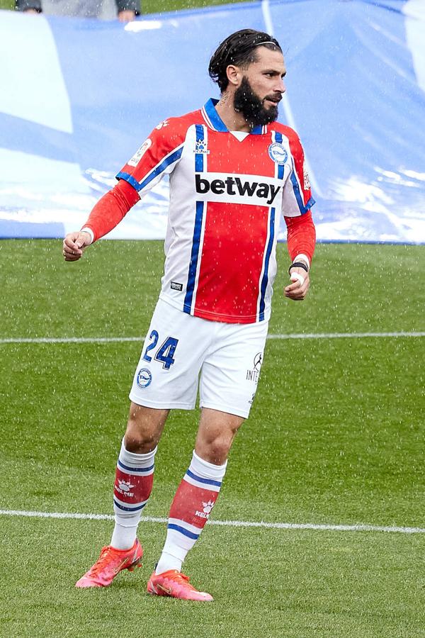 Los de Mendilibar obtienen su segunda victoria de la temporada en casa tras golear el Alavés. 