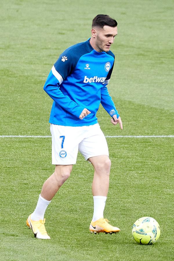 Los de Mendilibar obtienen su segunda victoria de la temporada en casa tras golear el Alavés. 