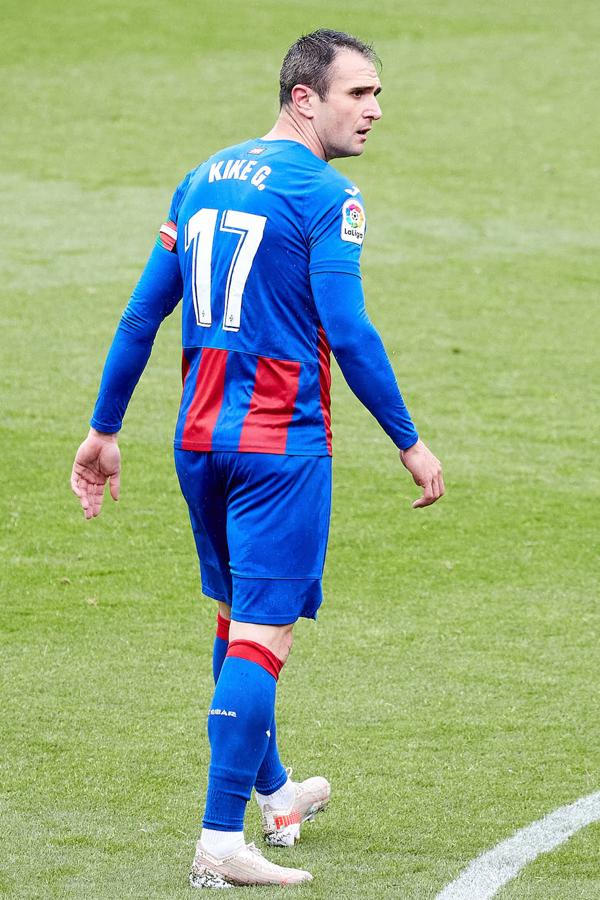 Los de Mendilibar obtienen su segunda victoria de la temporada en casa tras golear el Alavés. 