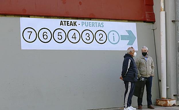 Euskadi suma 585 positivos y ya desciende de forma clara la cuarta ola