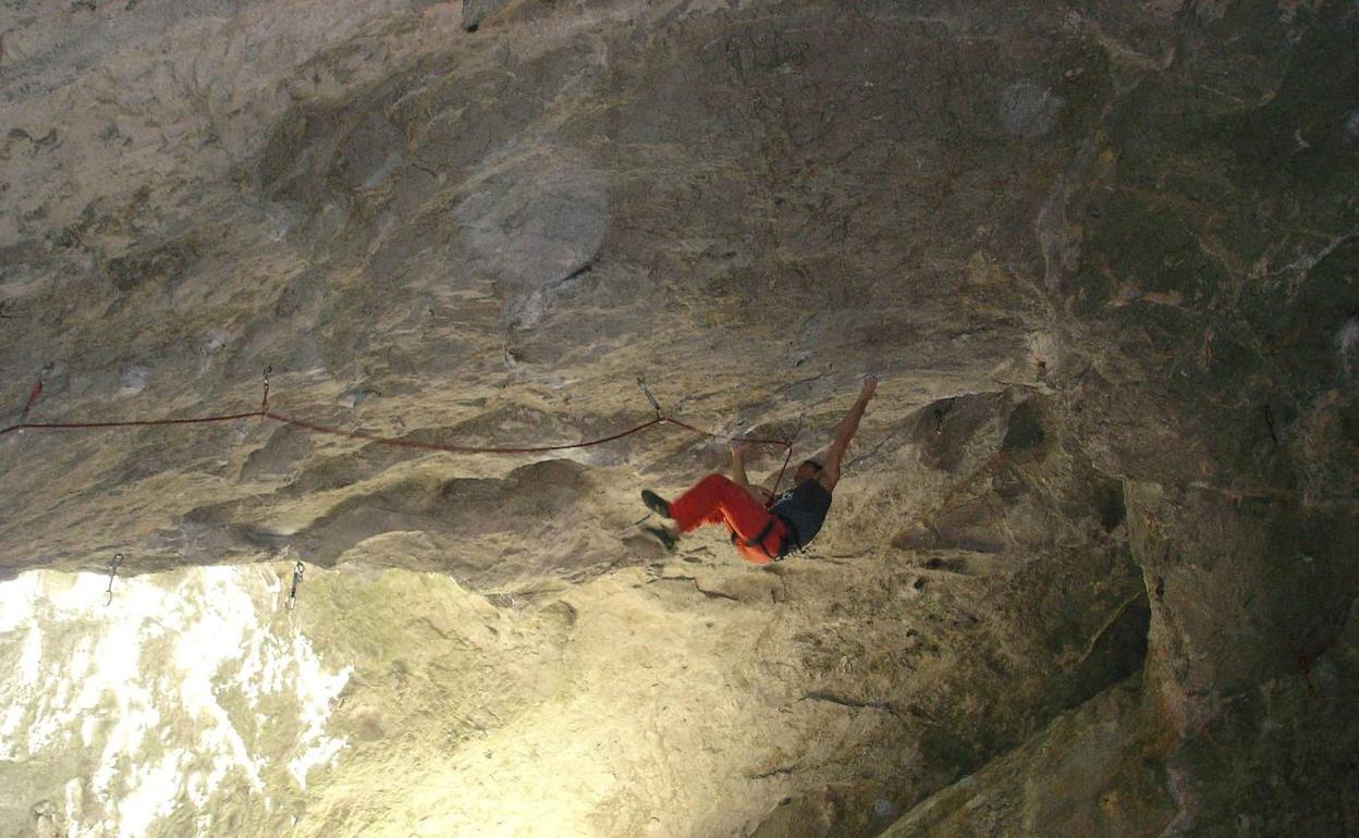 Cuevas de Baltzola que visitaron los sospechosos de 'Fiebre Q'.