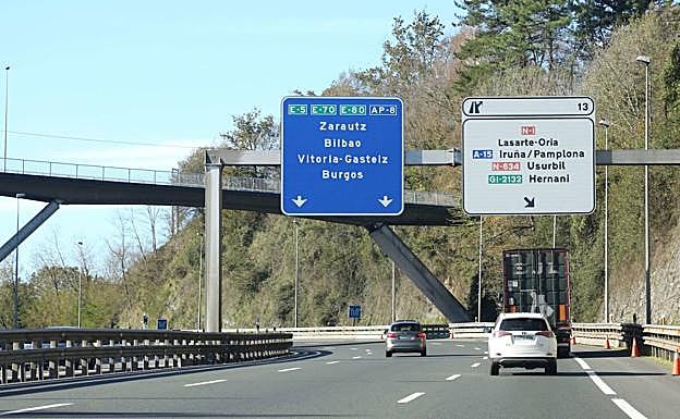 La N-I seguirá siendo gratuita en Gipuzkoa para cualquier vehículo que no sea un camión de más de 3,5 toneladas, aunque llegue a ser de pago fuera del territorio. 