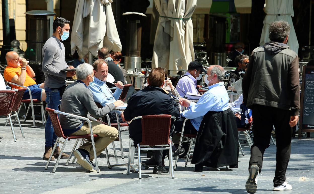 Bares en Euskadi: Máximo de 4 personas y aforos al 50% en el interior