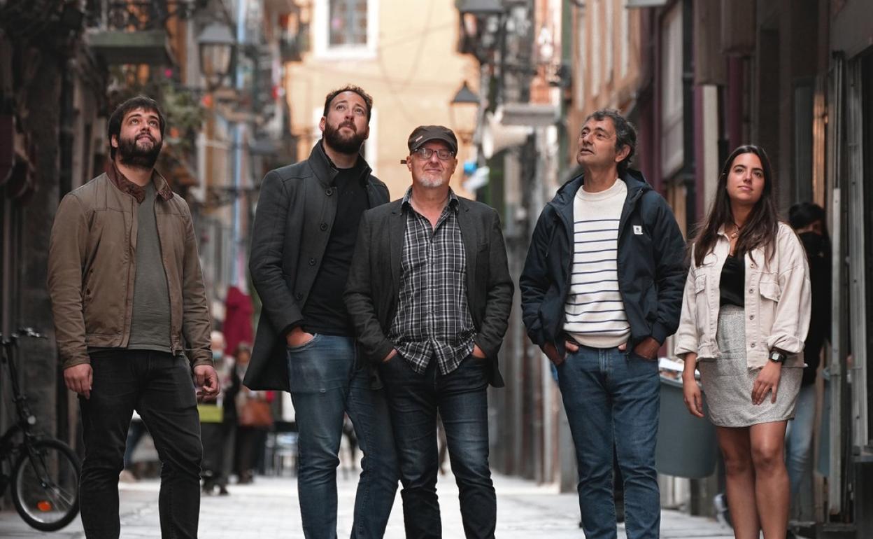 Irudian, Ander Zubillaga, Iñigo Asensio, Juanjo Falcon, Michel Longaron eta Irene Lopez. 