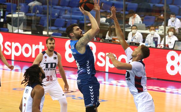 Un Acunsa GBC peleón contra el Baskonia no evita el descenso (63-81)