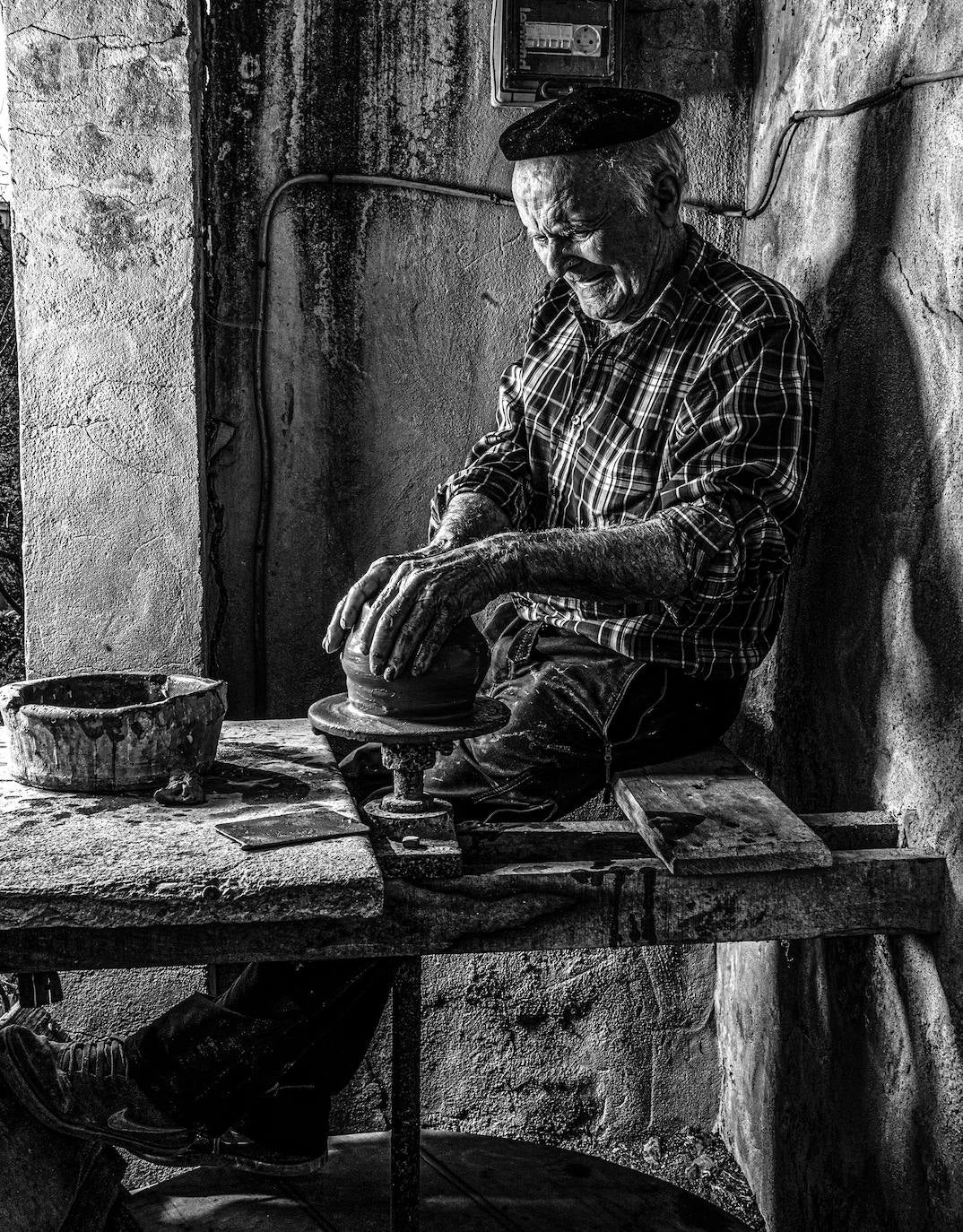 Un libro recupera la memoria alfarera de la localidad navarra, que fue uno de los principales centros de fabricación de cerámica de la comunidad foral