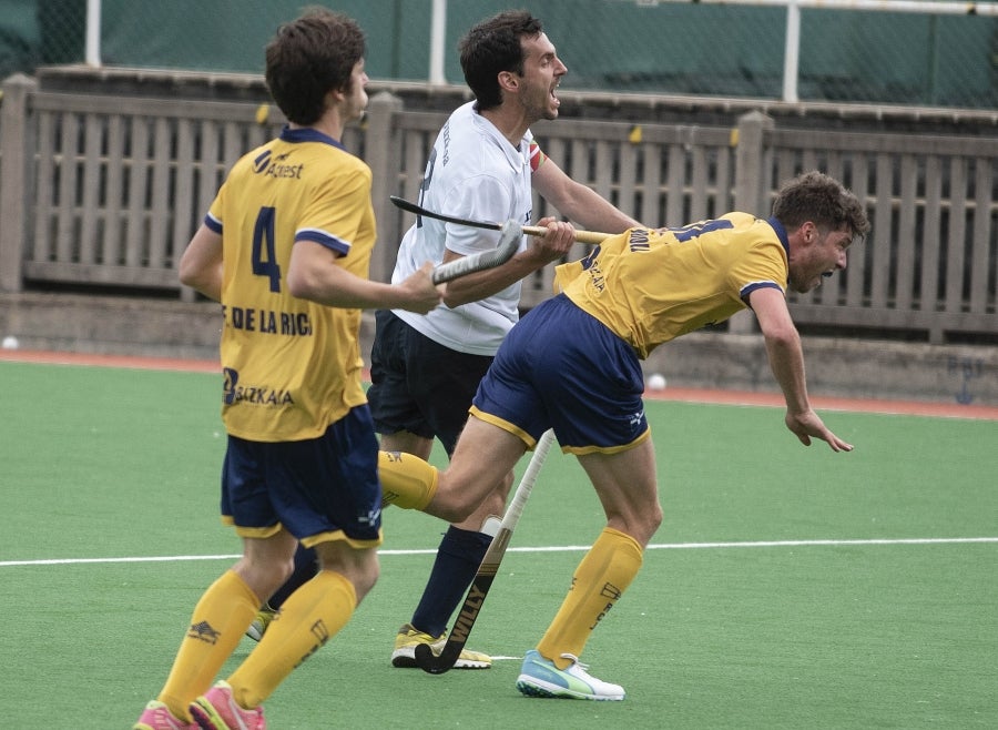El Atlético ha perdido 1-2 contra el Jolaseta en Aiete. Una victoria les habría certificado su ascenso a la División de Honor A, la máxima categoría de hockey hierba. 
