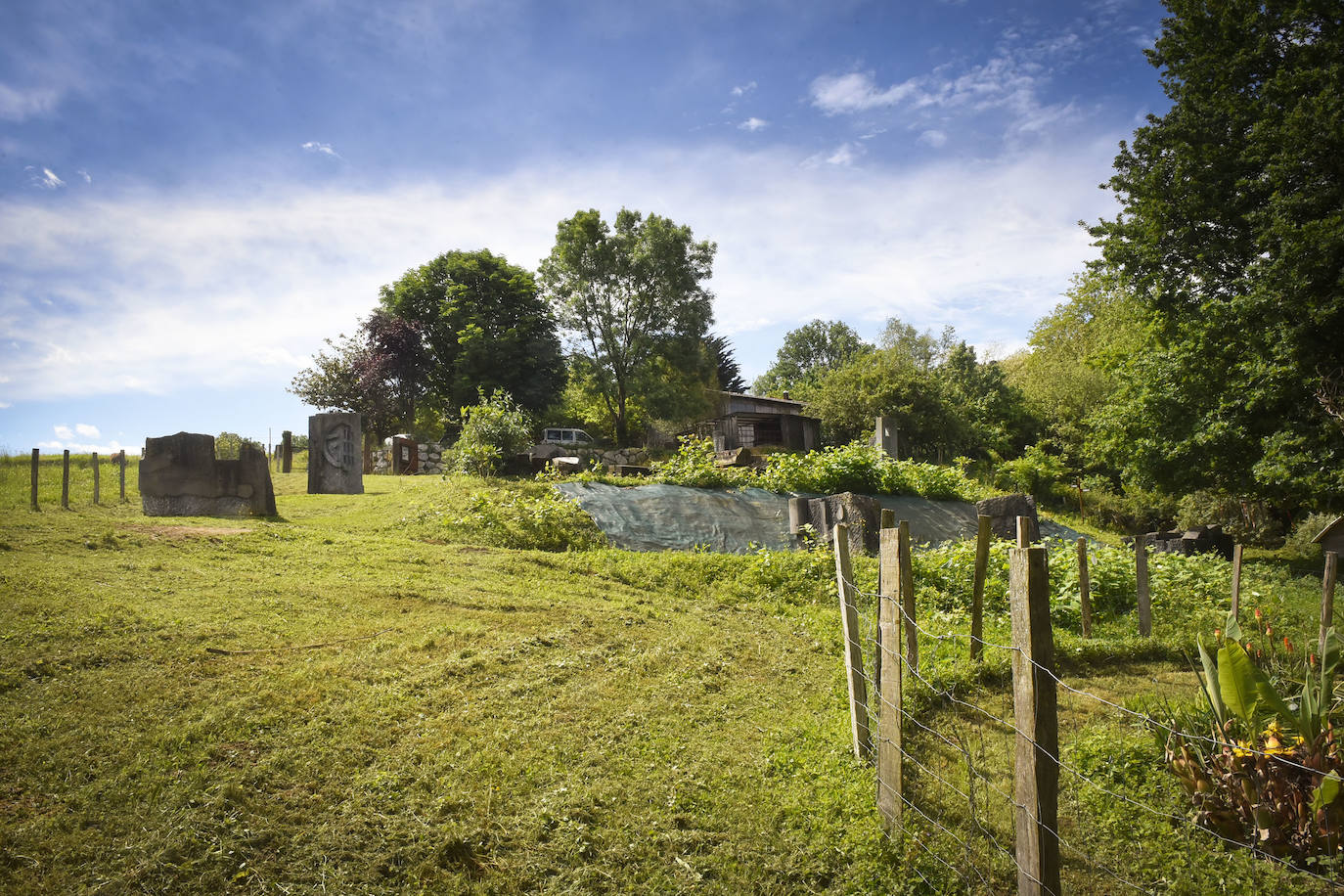 La jornada de los museos en Ur Mara, el espacio de Koldobika Jauregi que une en Alkiza naturaleza, pensamiento y arte, como un Chillida Leku silvestre.