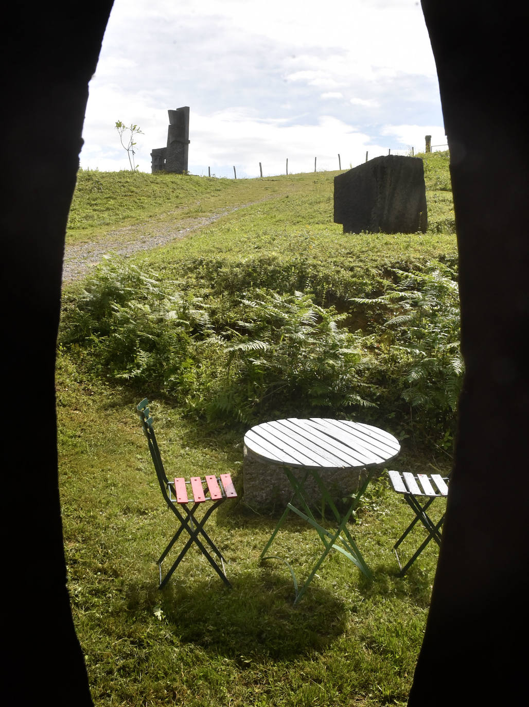 La jornada de los museos en Ur Mara, el espacio de Koldobika Jauregi que une en Alkiza naturaleza, pensamiento y arte, como un Chillida Leku silvestre.