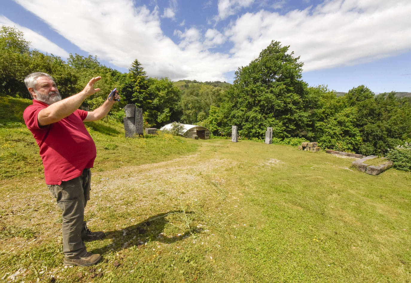 La jornada de los museos en Ur Mara, el espacio de Koldobika Jauregi que une en Alkiza naturaleza, pensamiento y arte, como un Chillida Leku silvestre.