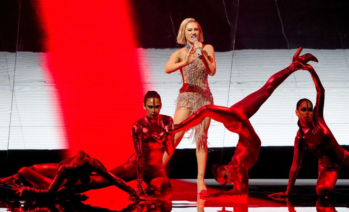 Malta, una de las favoritas, se convirtió en la gran protagonista de la primera semifinal de Eurovisión celebrada ayer ante 3.500 espectadores. El festival vuelve a escena este fin de semana tras la cancelación del año pasado por la pandemia del Covid-19. El representante de España en la final de este sábado será Blas Cantó con el tema 'Voy a quedarme'.