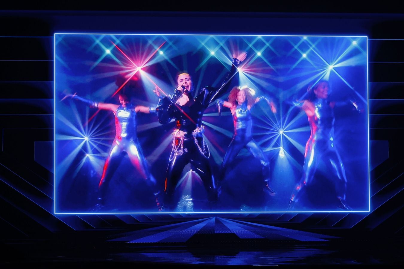 Malta, una de las favoritas, se convirtió en la gran protagonista de la primera semifinal de Eurovisión celebrada ayer ante 3.500 espectadores. El festival vuelve a escena este fin de semana tras la cancelación del año pasado por la pandemia del Covid-19. El representante de España en la final de este sábado será Blas Cantó con el tema 'Voy a quedarme'.