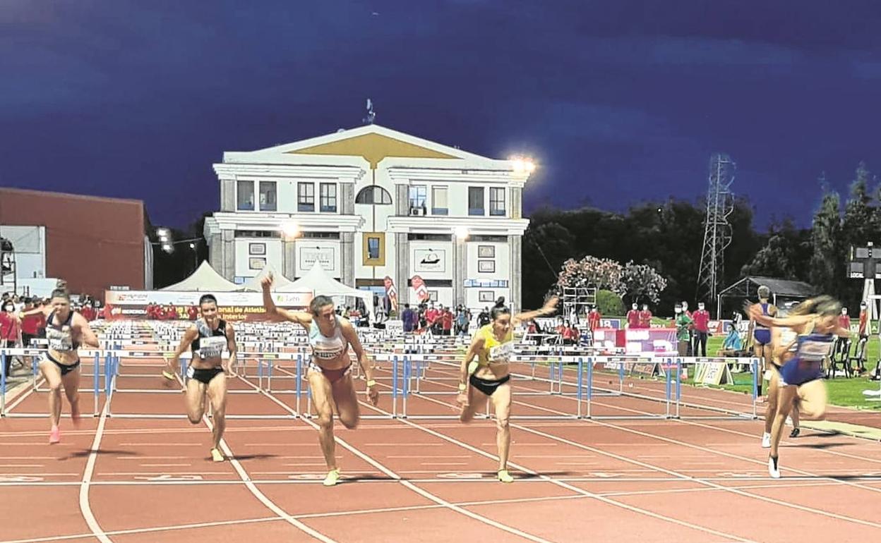 Jerez, por la calle 3, se impone en Andújar a la bidasotarra Errandonea (6) y a la catalana Benach (5). 