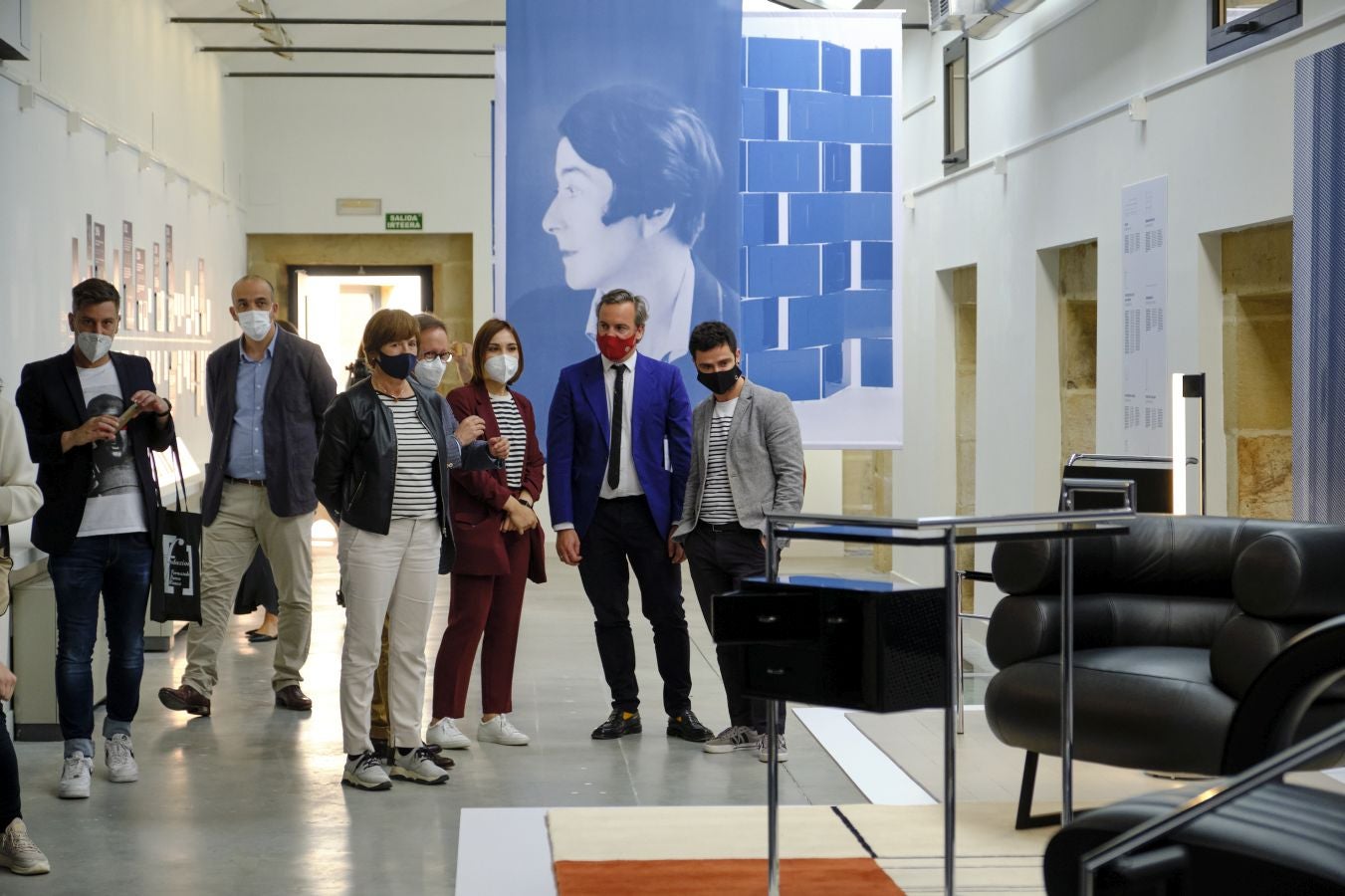 El Instituto de Arquitectura dedica una exposición a Eileen Gray, la pionera del movimiento moderno y recrea su mítica casa de la Costa Azul. La muestra estará abierta hasta el 10 de octubre en el convento de Santa Teresa, en Donostia.