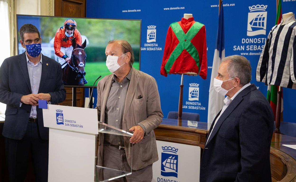 Goia, Carrus y Ocio, durante la presentación en el Ayuntamiento de San Sebastián. 