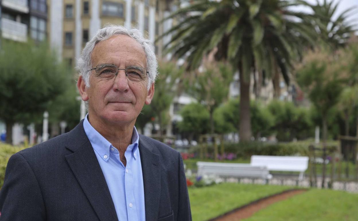 Daniel Zulaika: «Recuerdo a un chico con VIH que hizo caso a un negacionista y murió»