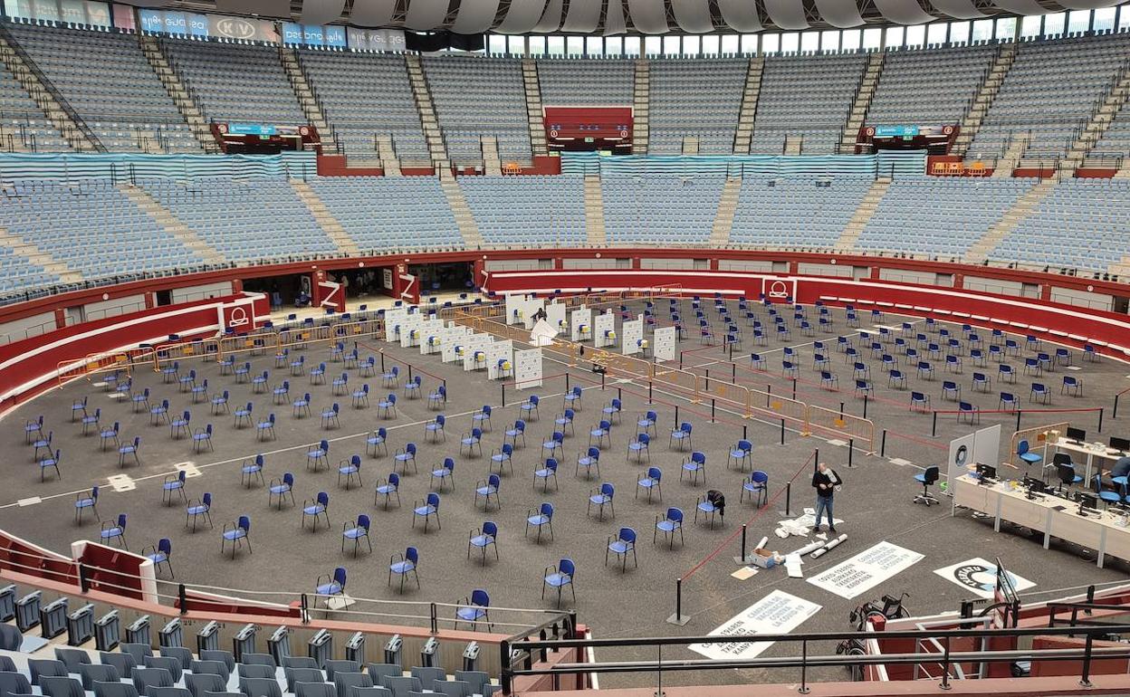 La vacunación se estrena este lunes en el coso de la plaza de toros de Illunbe.