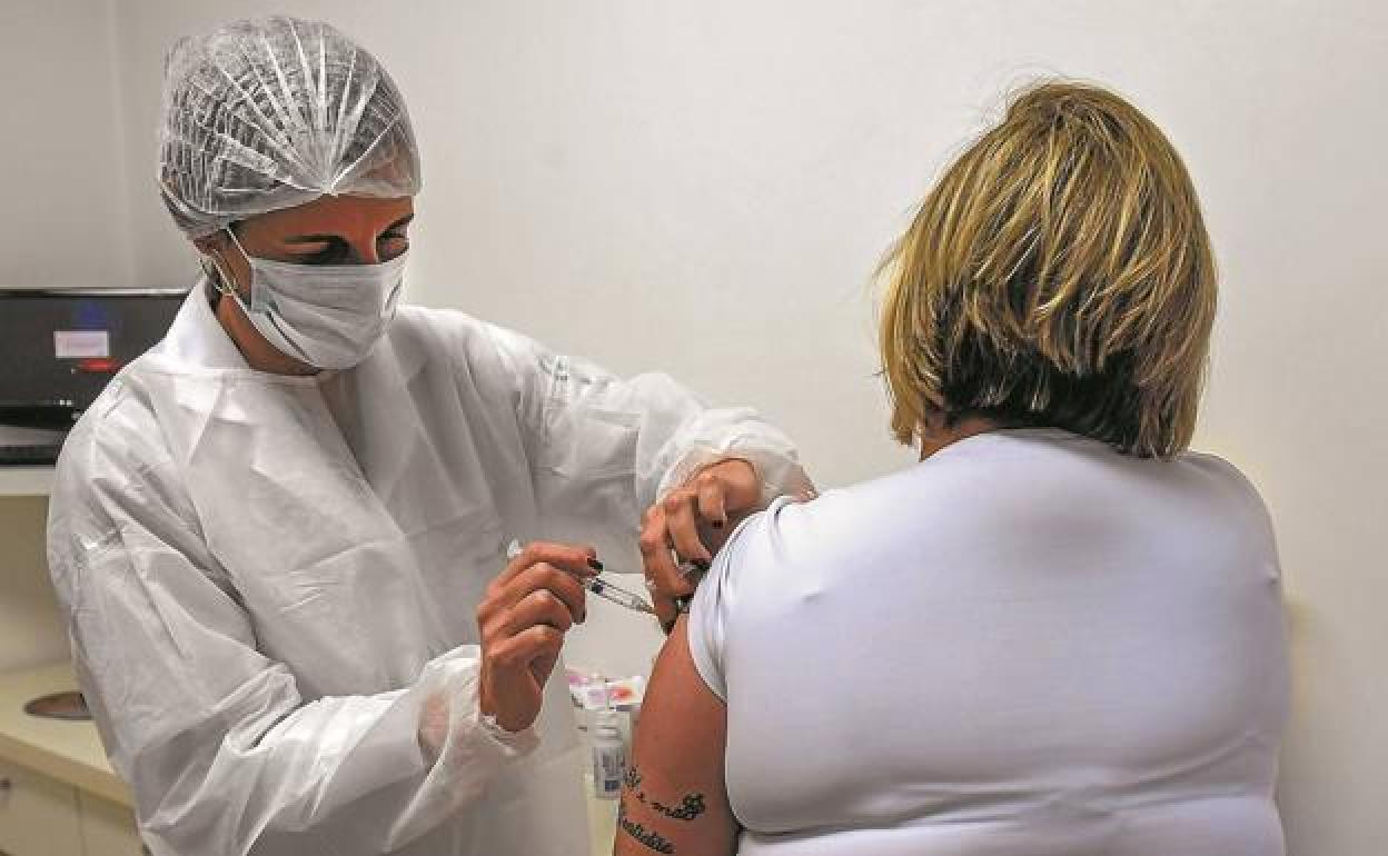 Coronavirus vacunación: Solo 328 de los 100.000 guipuzcoanos con la pauta completa de vacunación se ha contagiado