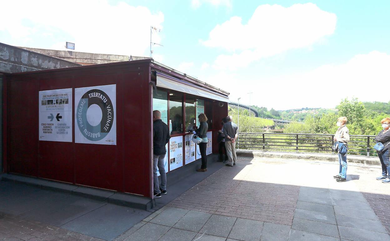 Sagardui: "Los que rechacen la vacuna por las vacaciones tendrán que esperar a que haya disponibilidad de dosis"