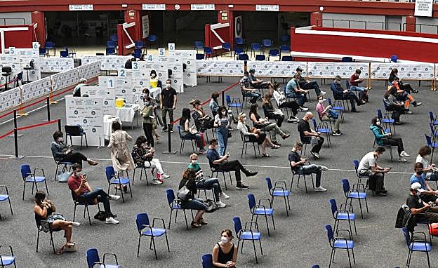 Euskadi llega al ecuador de la inmunidad de rebaño con el 35% de la población vacunada