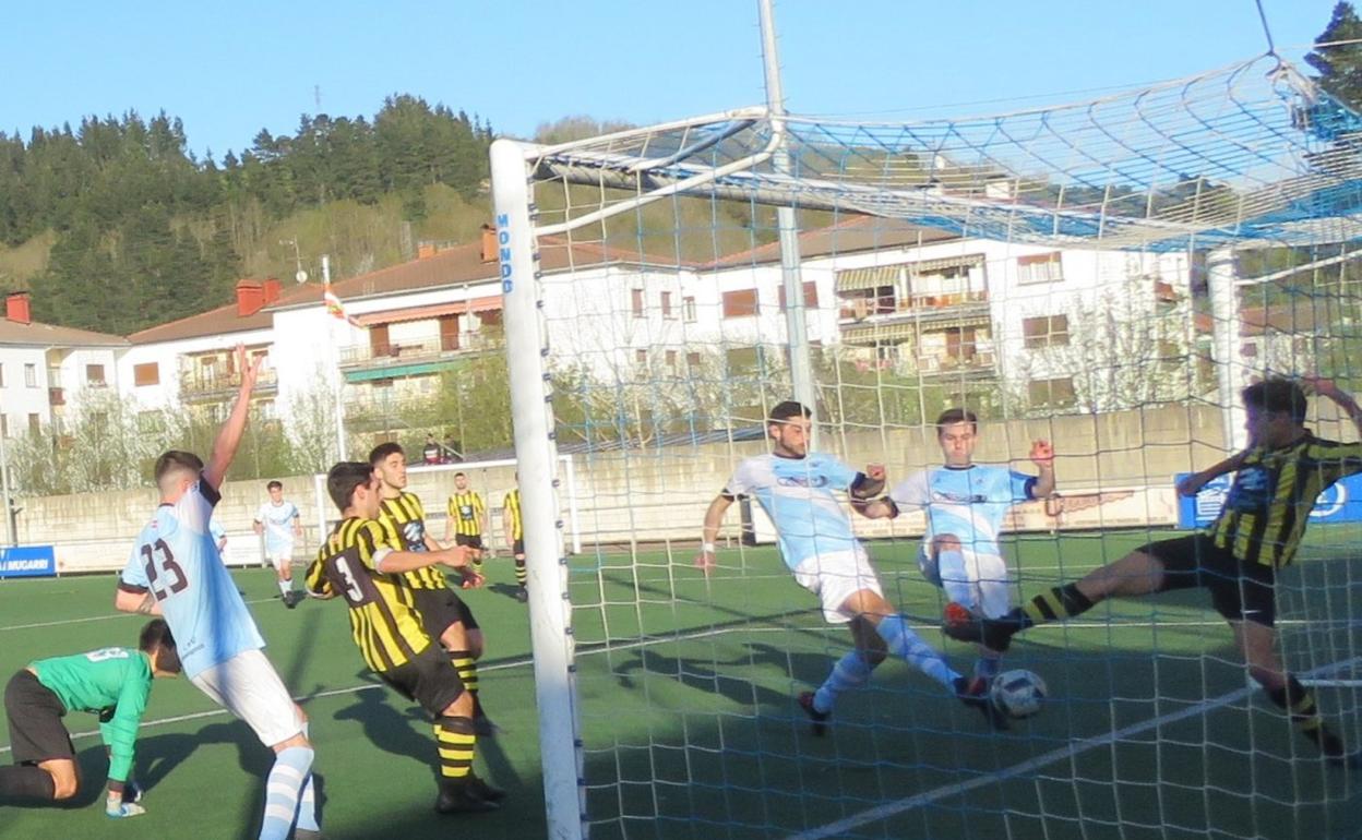 El equipo atxabaltarra realizó un gran partido en Bergara y van a Zarautz a por la quinta plaza. 