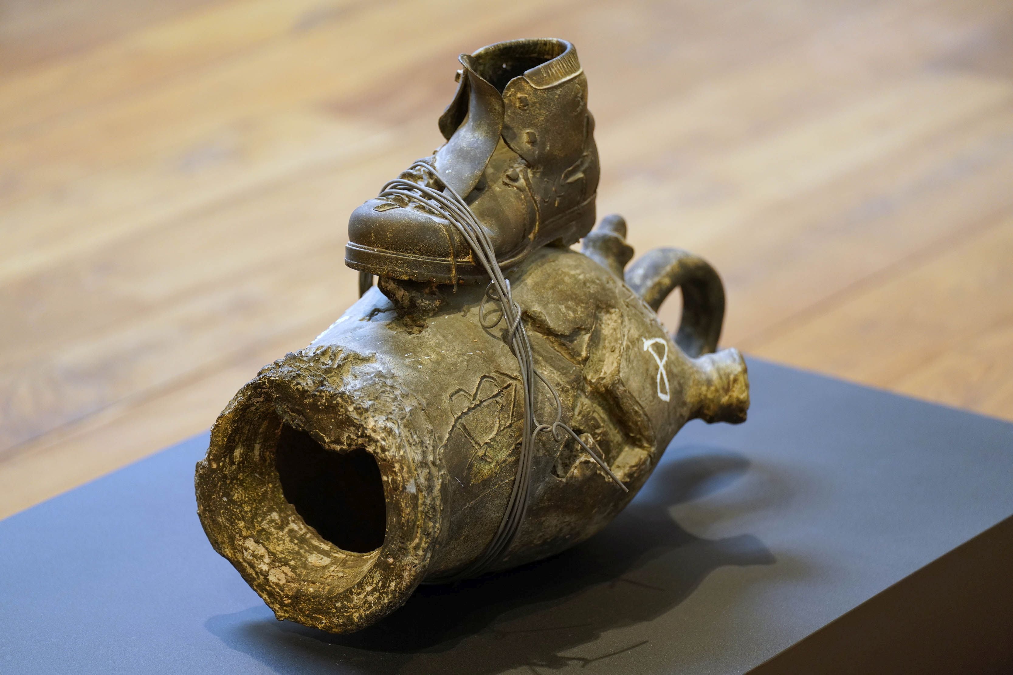 Chillida Leku acogerá hasta el 10 de enero de 2022 una exposición del escultor y pintor Antoni Tàpies, primer artista invitado en el museo.