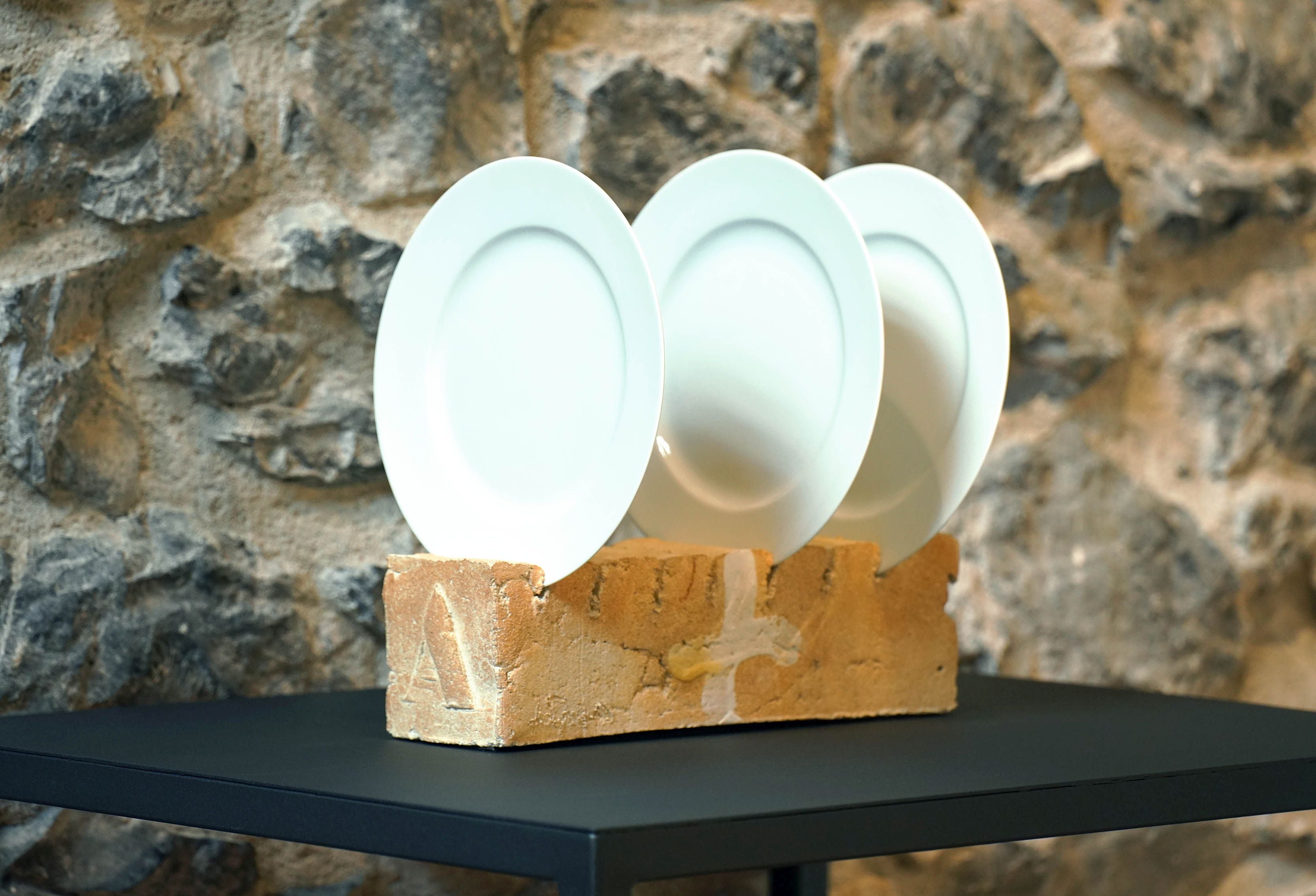 Chillida Leku acogerá hasta el 10 de enero de 2022 una exposición del escultor y pintor Antoni Tàpies, primer artista invitado en el museo.