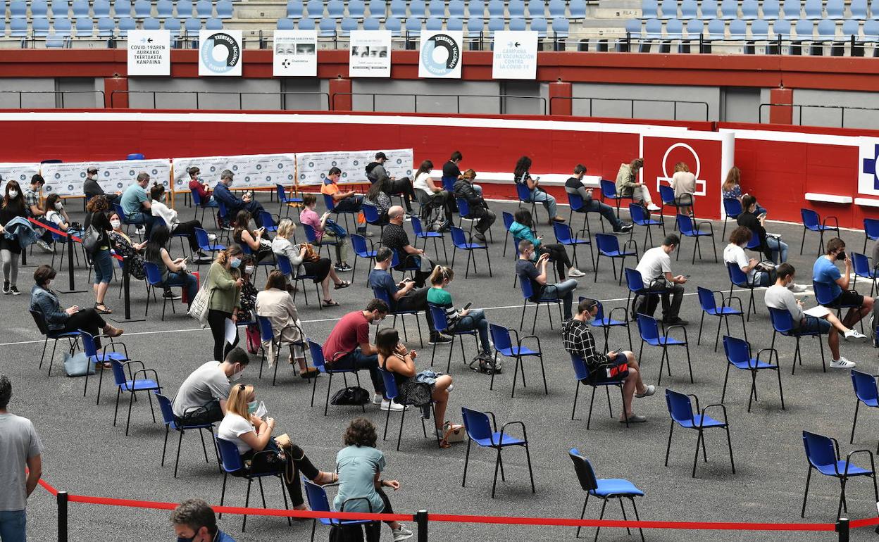 Vacunas Euskadi: Osakidetza comienza a convocar para su vacunación a los menores 45 años