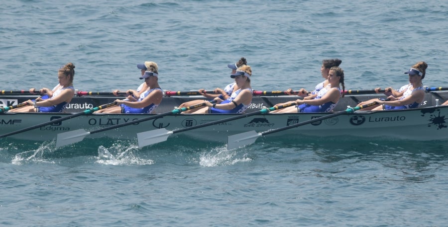 La Ama Guadalupekoa de Hondarribia y Arraun Lagunak se han impuesto este domingo en el Campeonato de Gipuzkoa de Traineras. 