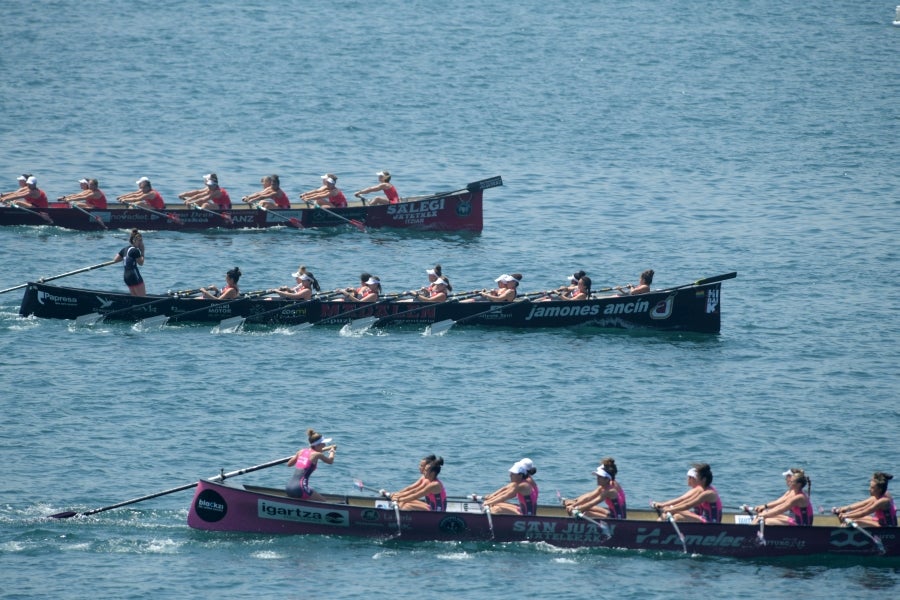 La Ama Guadalupekoa de Hondarribia y Arraun Lagunak se han impuesto este domingo en el Campeonato de Gipuzkoa de Traineras. 