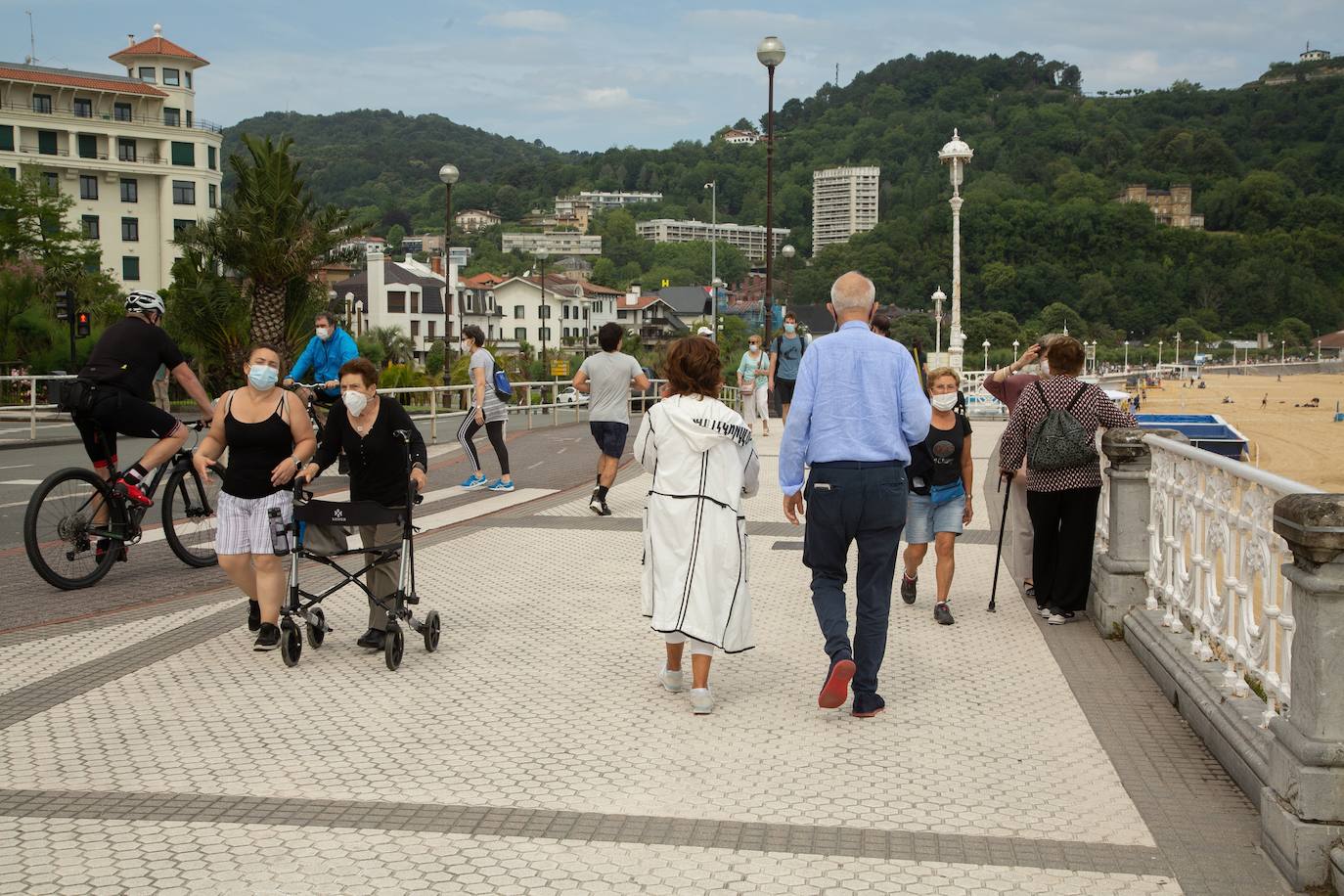 Euskadi baja de los 100 casos por primera vez desde finales de julio