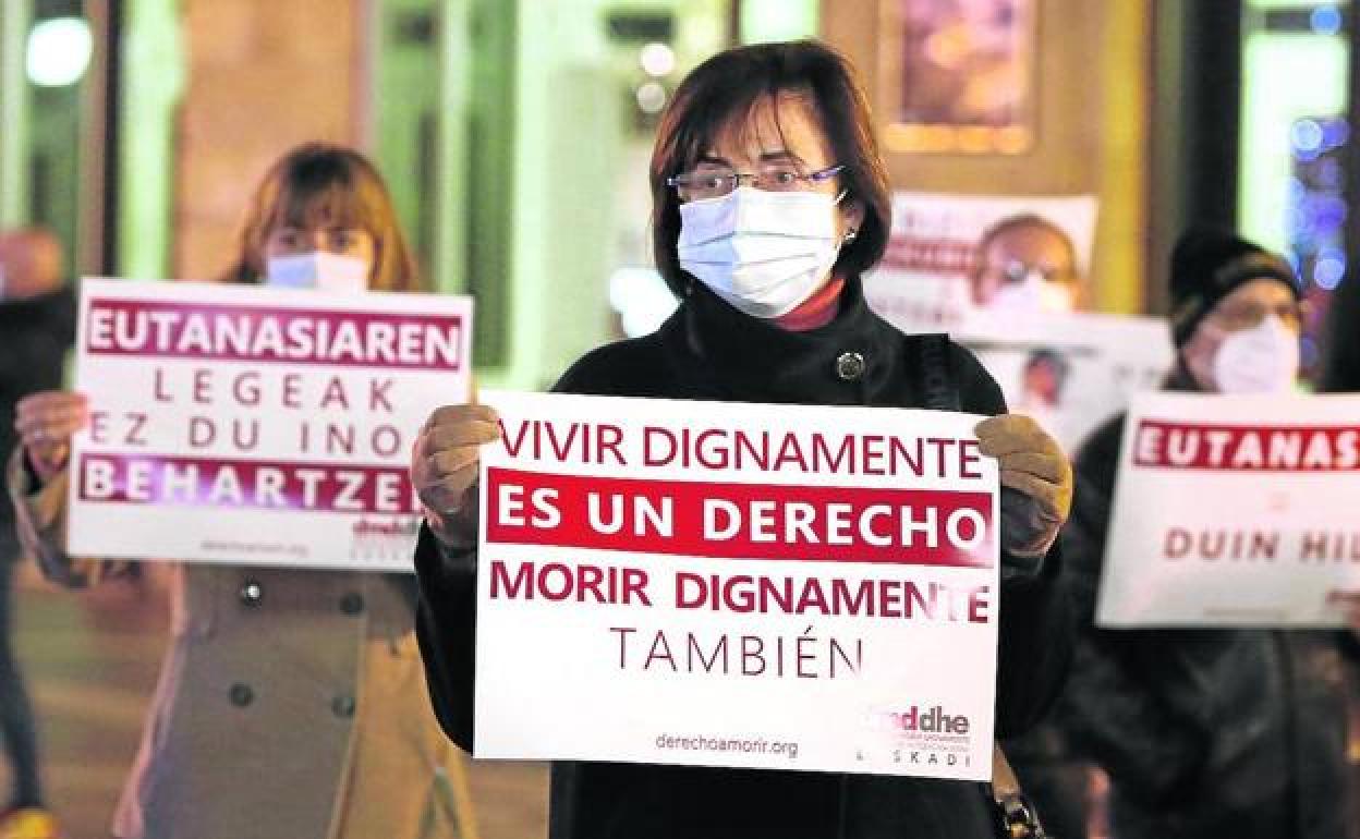 Protesta a favor de una ley que regulara la eutanasia