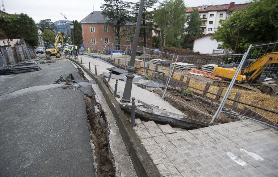 Fotos: Socavón en la calle Artaleku