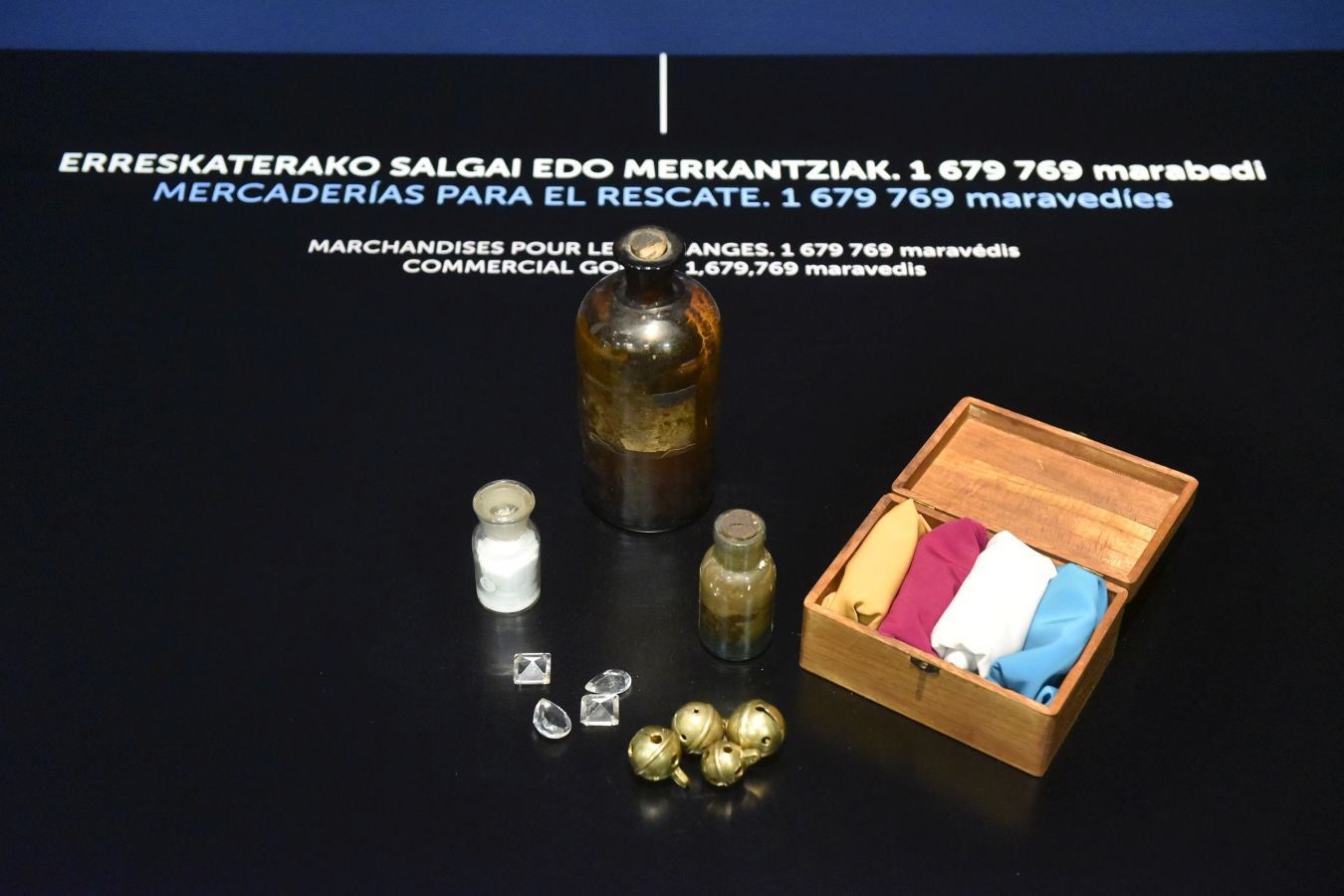 El museo donostiarra acoge una magna exposición sobre la primera vuelta al mundo que reúne audiovisuales y documentos de época, en un homenaje al espíritu aventurero y explorador del ser humano