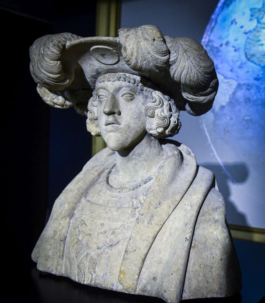 El museo donostiarra acoge una magna exposición sobre la primera vuelta al mundo que reúne audiovisuales y documentos de época, en un homenaje al espíritu aventurero y explorador del ser humano