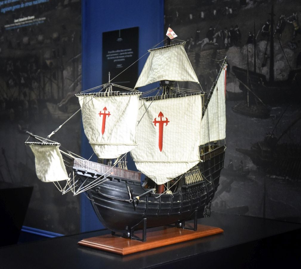 El museo donostiarra acoge una magna exposición sobre la primera vuelta al mundo que reúne audiovisuales y documentos de época, en un homenaje al espíritu aventurero y explorador del ser humano