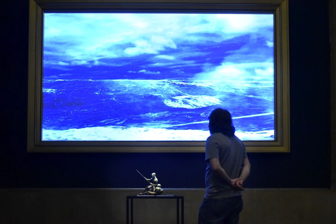 El museo donostiarra acoge una magna exposición sobre la primera vuelta al mundo que reúne audiovisuales y documentos de época, en un homenaje al espíritu aventurero y explorador del ser humano