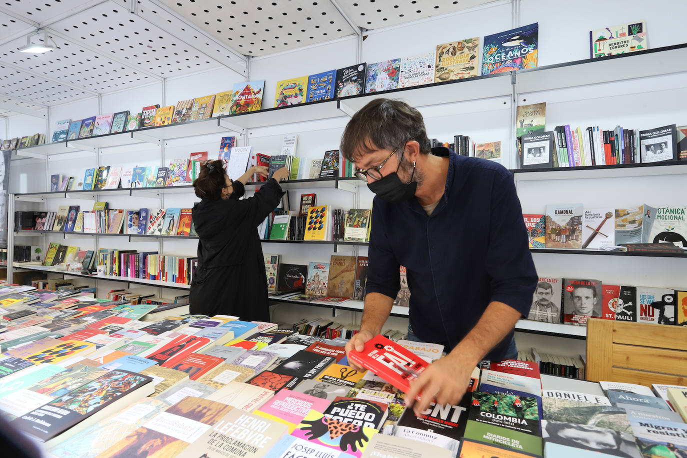 Fotos: La Feria del Libro abre puestos y actividades