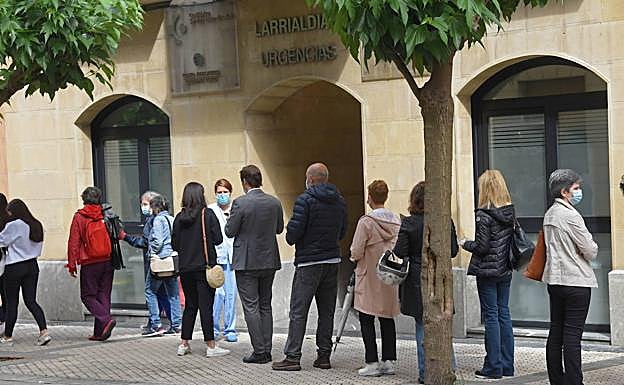 Euskadi eleva a 172 los jóvenes contagiados y 306 los que guardan cuarentena tras el brote de Mallorca