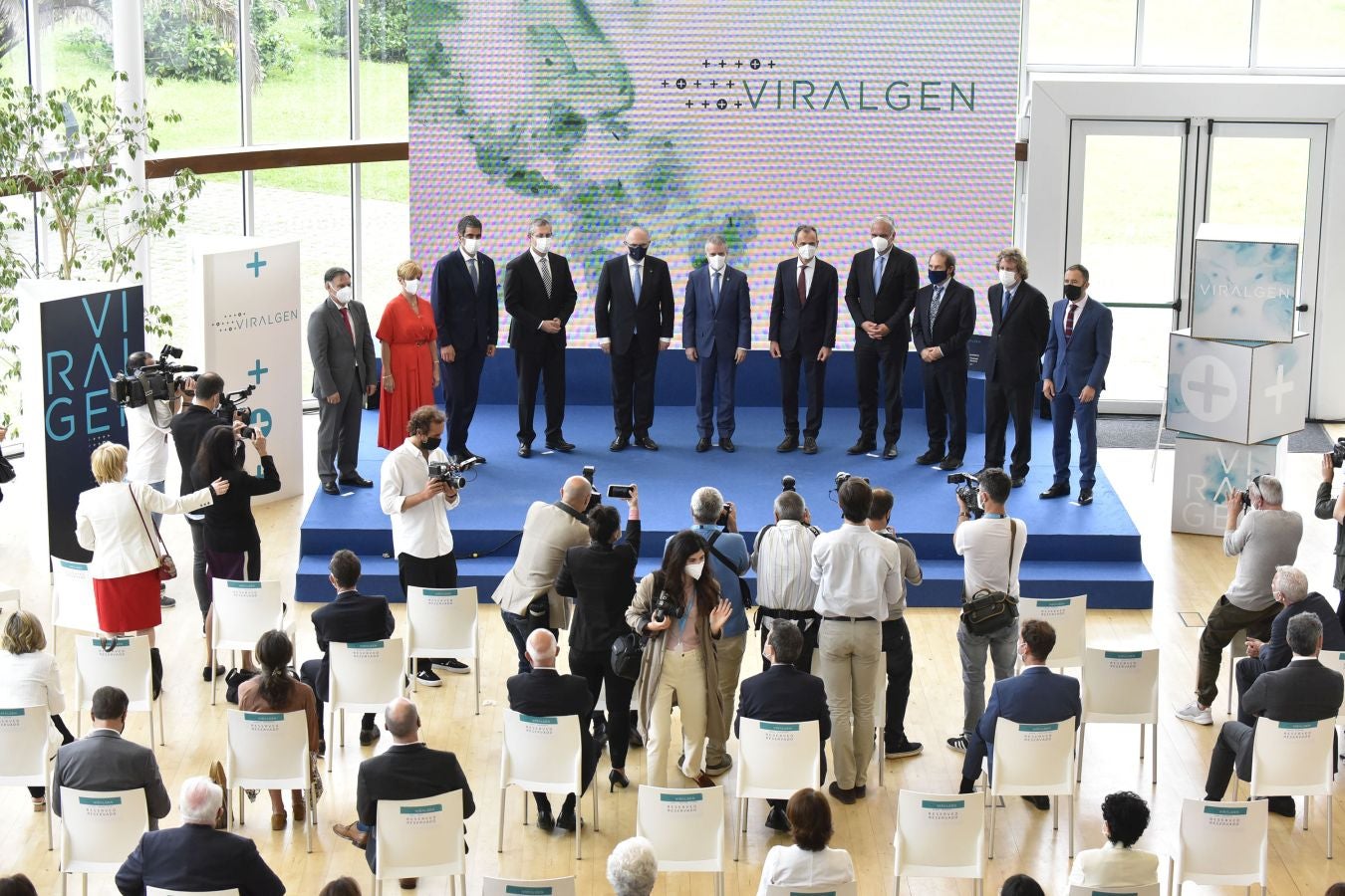 Bayer sella su apuesta por Gipuzkoa con la inauguración de los laboratorios de Miramón. La apertura de la las instalaciones de Viralgen ha estado presidida por el lehendakari y con presencia del ministro Pedro Duque