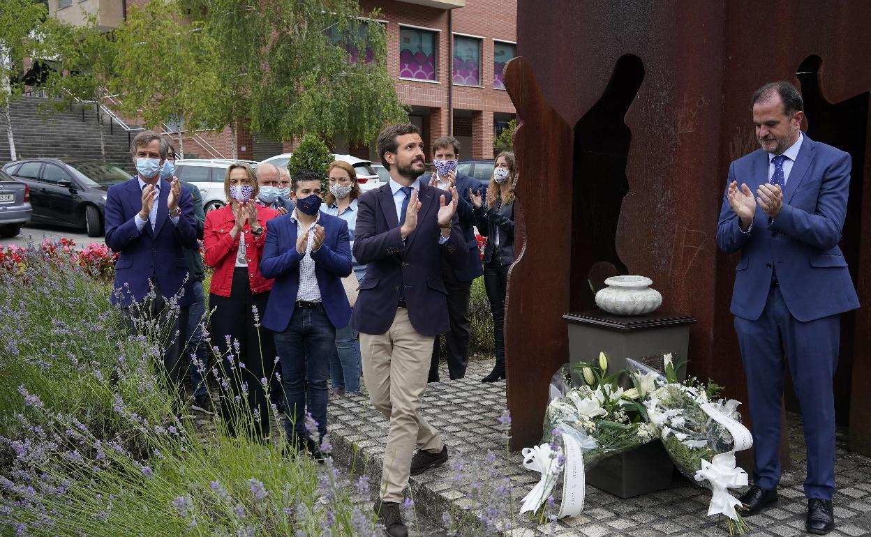 Pablo Casado clausurará las jornadas el domingo el Ermua; en la imagen, durante el homenaje a Miguel Ángel Blanco el año pasado. 