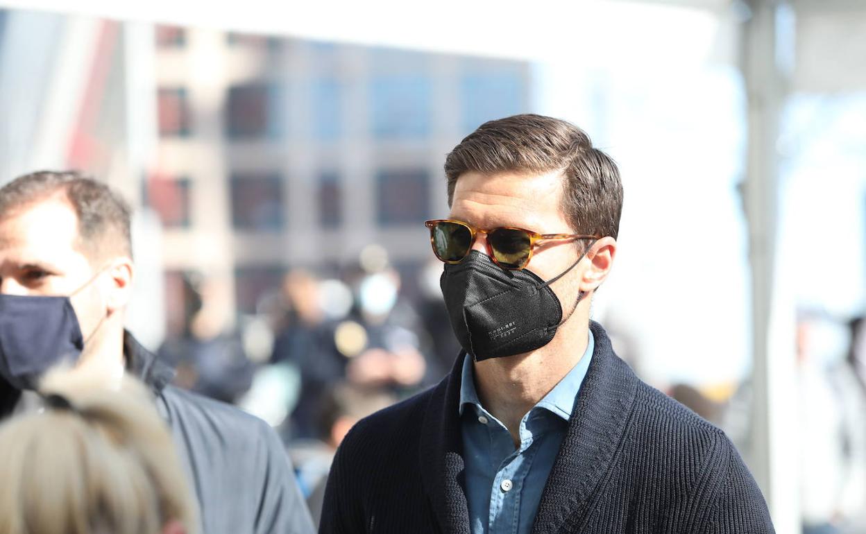 Xabi Alonso entrando en los juzgados de plaza Castilla en marzo