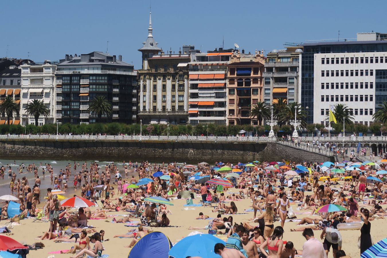 Lunes de sol y calor en Gipuzkoa.