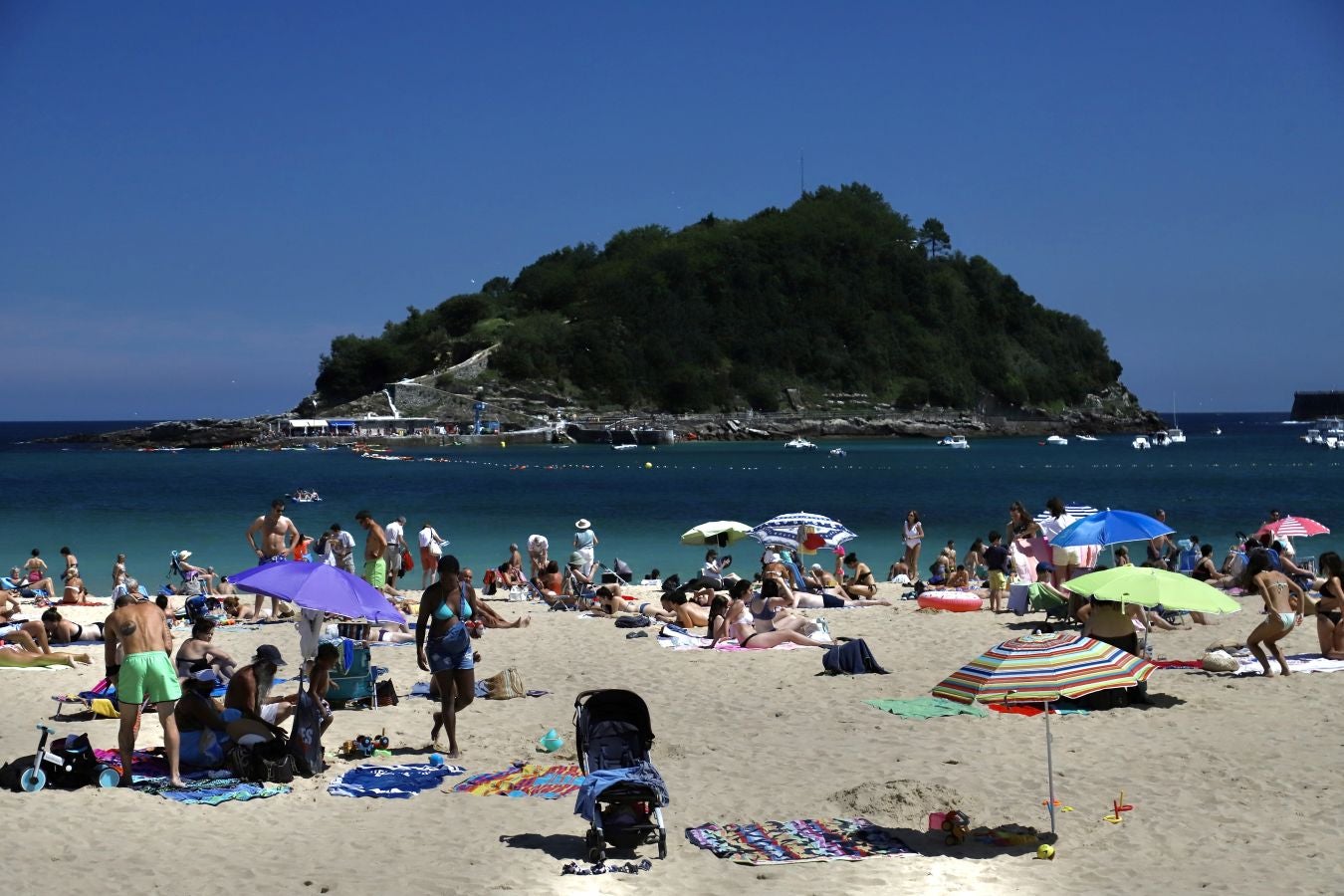 Lunes de sol y calor en Gipuzkoa.