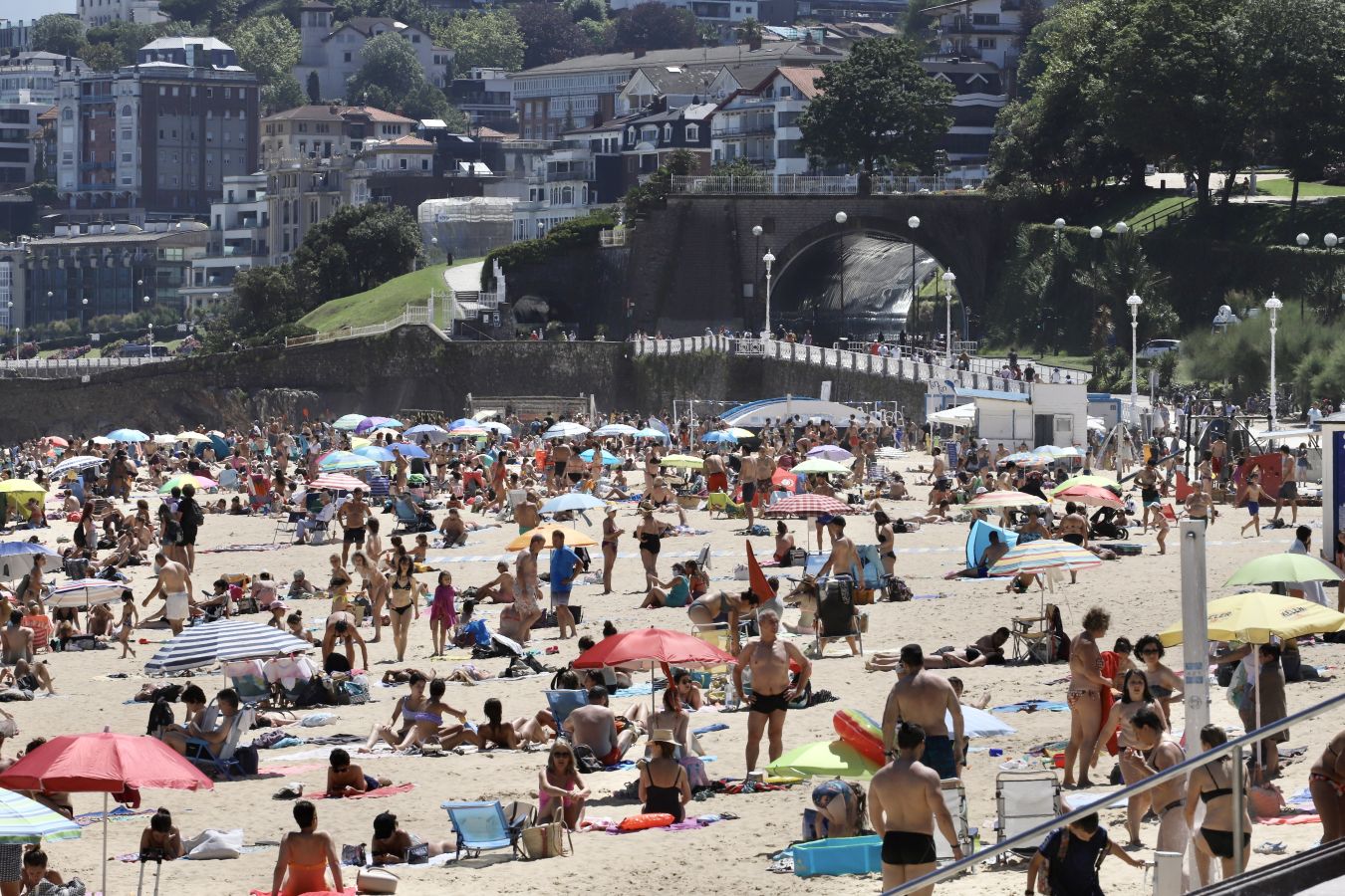 Lunes de sol y calor en Gipuzkoa.