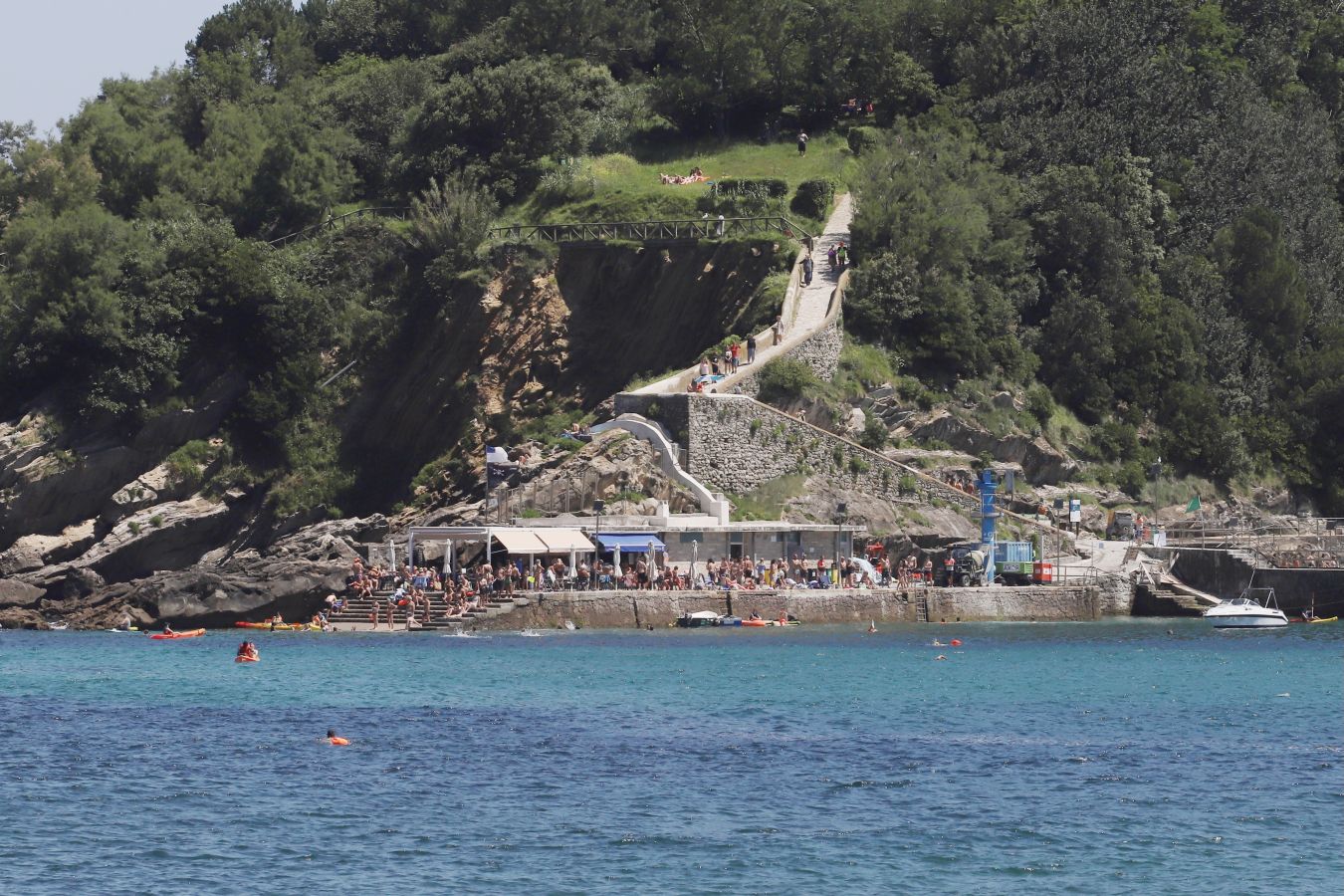 Lunes de sol y calor en Gipuzkoa.