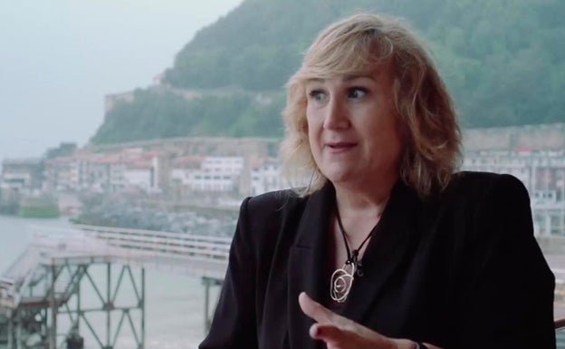 La Concejala de Turismo, Cristina Lage, repasa con Juan Mari Mañero el verano de Donostia