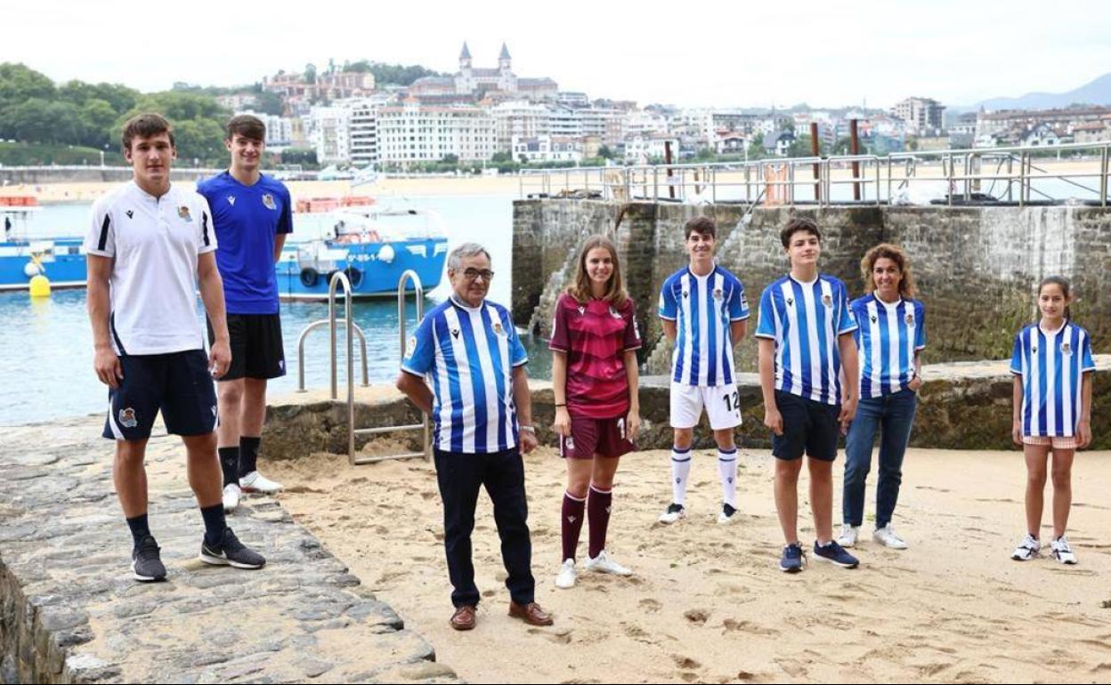 Controversia en las redes con las nuevas equipaciones de la Real Sociedad