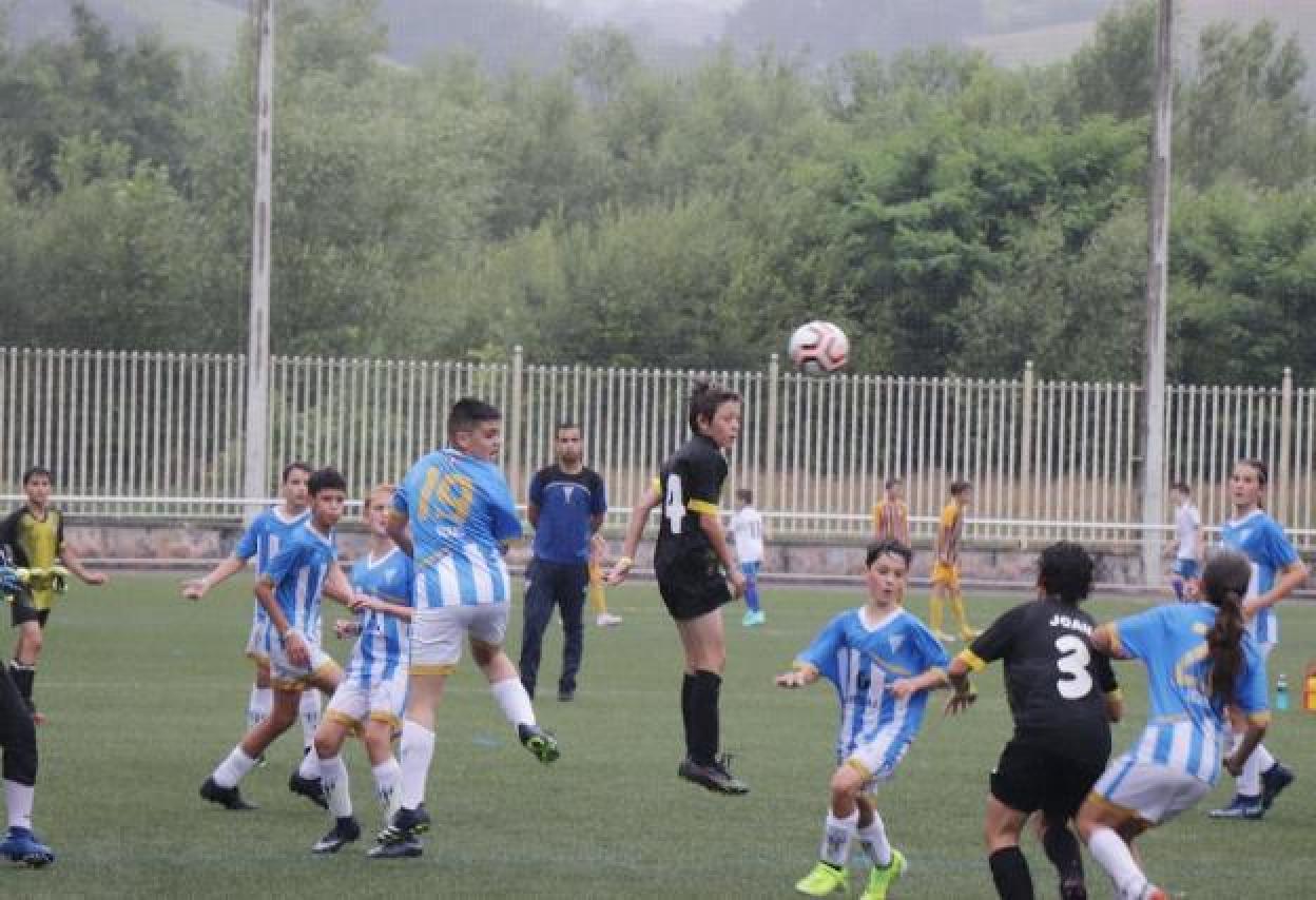 Partido de ayer del Texas Lasartearra en el campo de Michelin. 